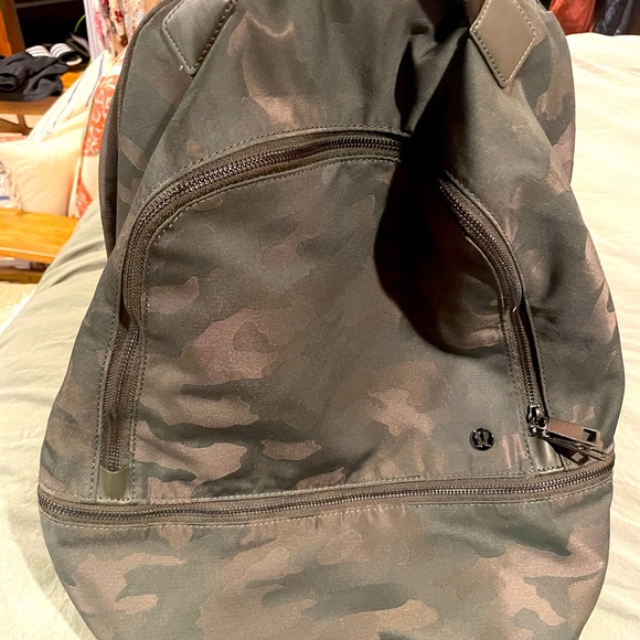 tan lululemon backpack